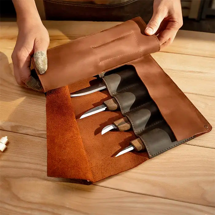 Deluxe houtsnijwerkmessenset - lederen tas