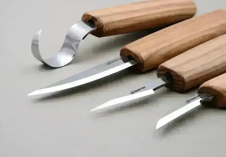 BeaverCraft S09 – Treskjæringssett med 4 kniver i verktøyrull - Game-On.no