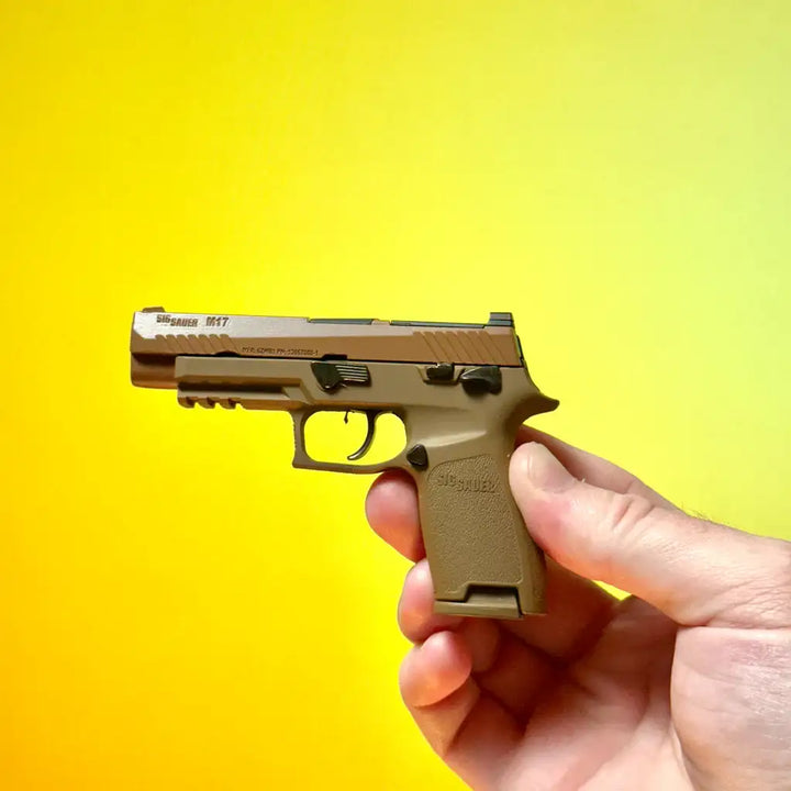 Goatguns - Mini Sig Sauer M17 Pistol - Coyote Tan - Replika Modell - Game-On.no