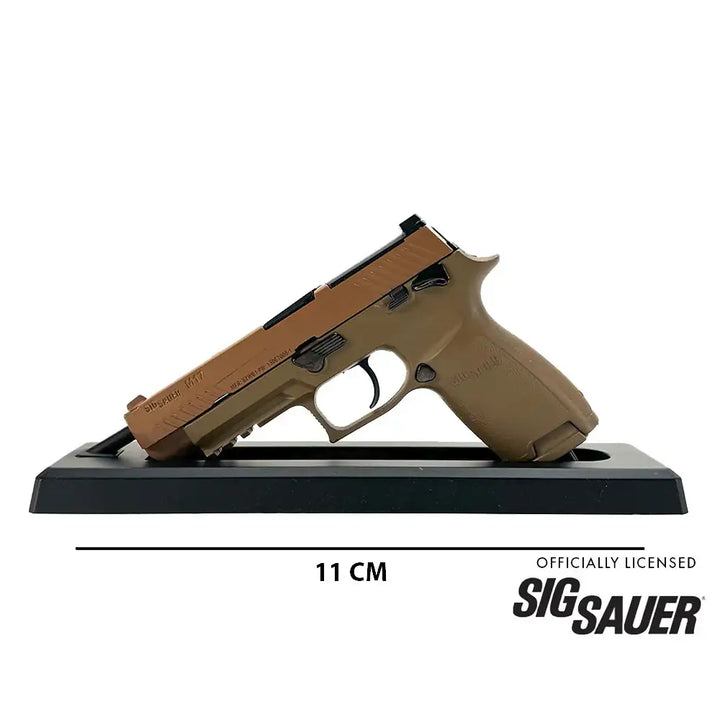 Goatguns - Mini Sig Sauer M17 Pistol - Coyote Tan - Replika Modell - Game-On.no