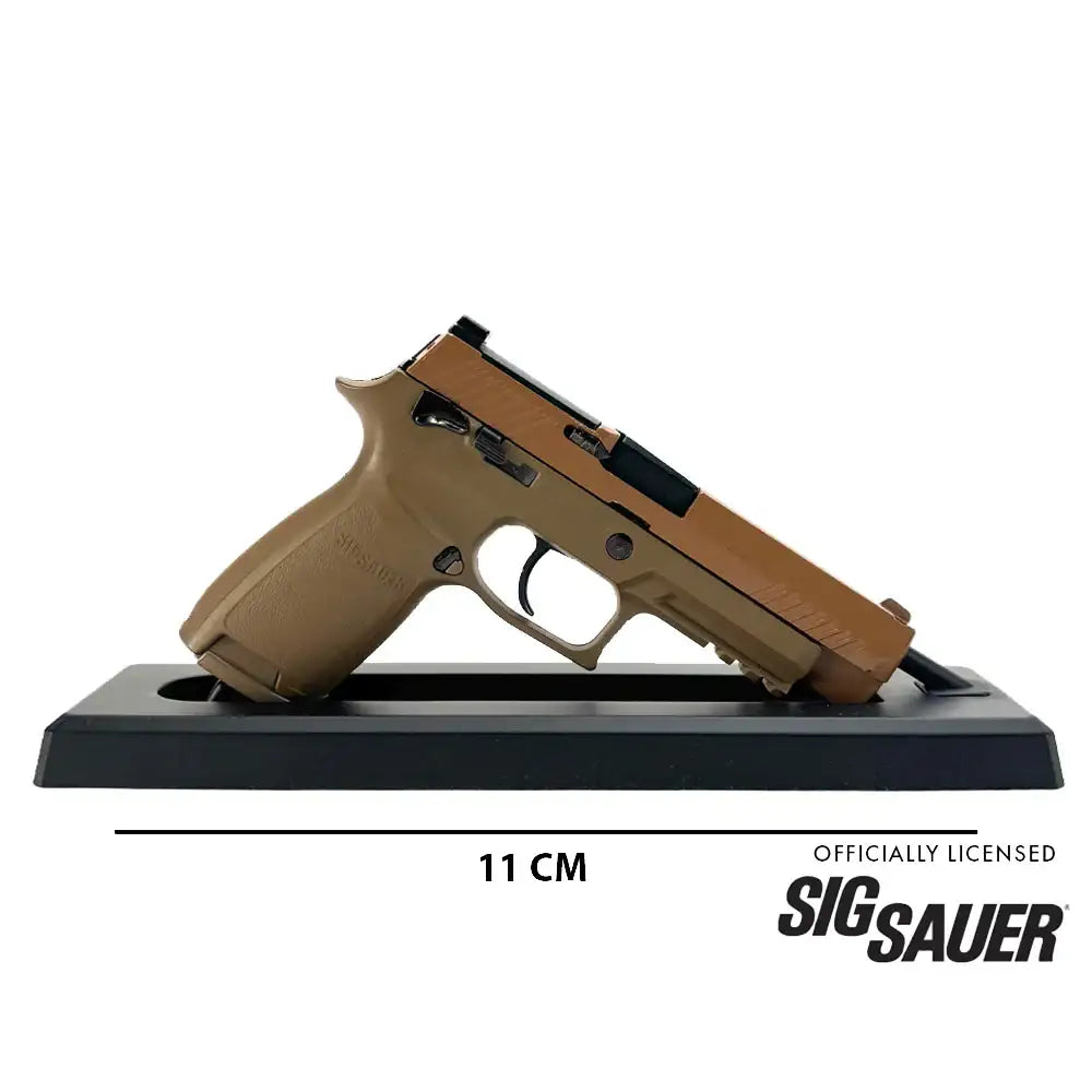 Goatguns - Mini Sig Sauer M17 Pistol - Coyote Tan - Replika Modell - Game-On.no