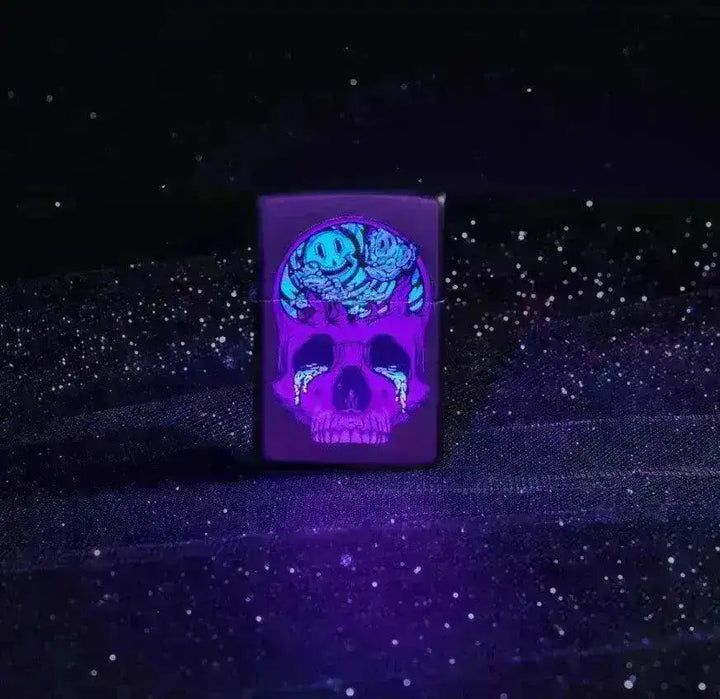 Zippo Lighter - Blacklight Skull Design - Matt Svart Lighter - Game-On.no